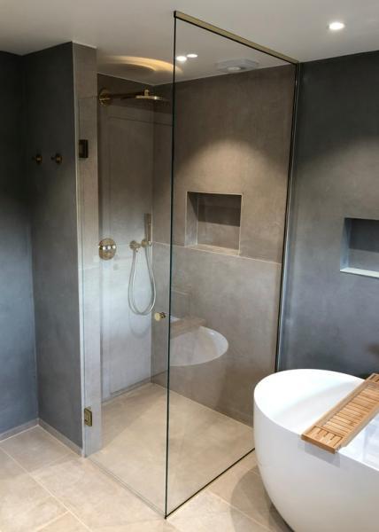 Bath bruseniche m/fast væg - Klar glas - Krom Bath bruseniche m/fast væg - Klar glas - Krom