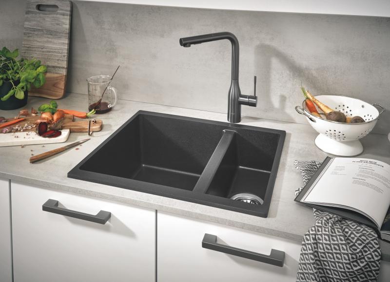 Grohe Essence New køkkenarmatur m/udtræk - Børstet hard graphite Grohe Essence New køkkenarmatur m/udtræk - Børstet hard graphite