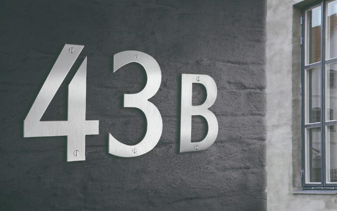 Beslagsboden husnummer 1 - B&oslash;rstet rustfrit st&aring;l