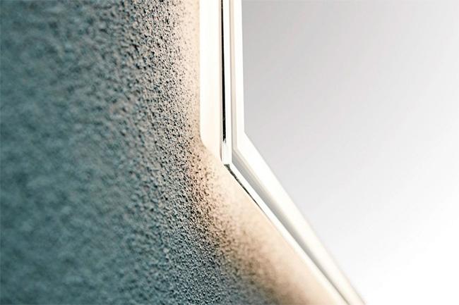 Luca firkantet spejl m/integreret LED lys, backlight og touch - 90 cm Luca firkantet spejl m/integreret LED lys, backlight og touch - 90 cm