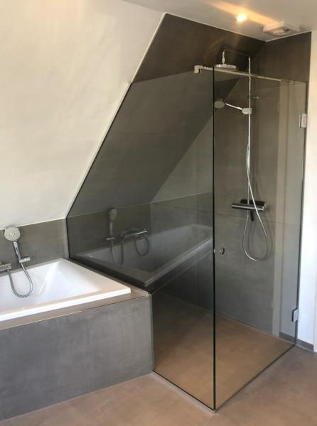 Bath bruseniche m/fast væg - Klar glas - Krom Bath bruseniche m/fast væg - Klar glas - Krom