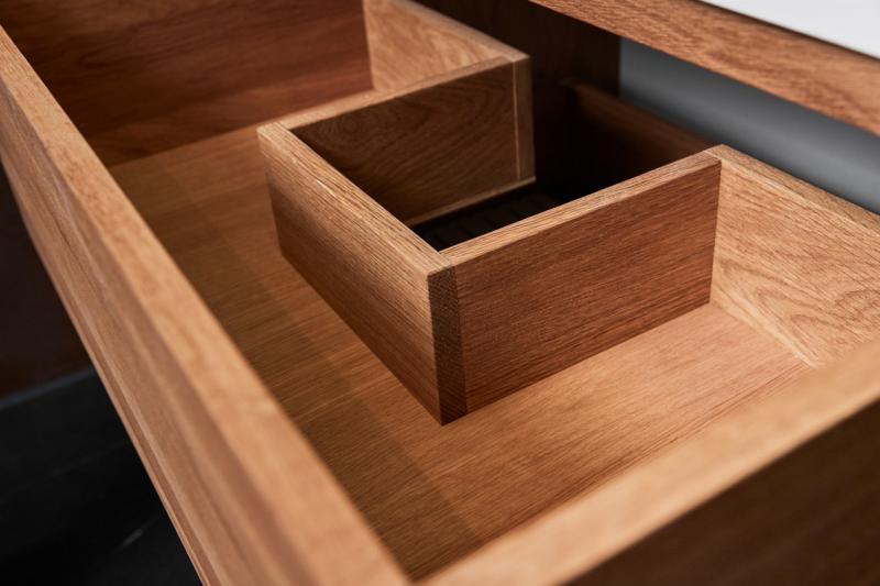 Cass&oslash;e Solid 80 m&oslash;bels&aelig;t - Massiv eg